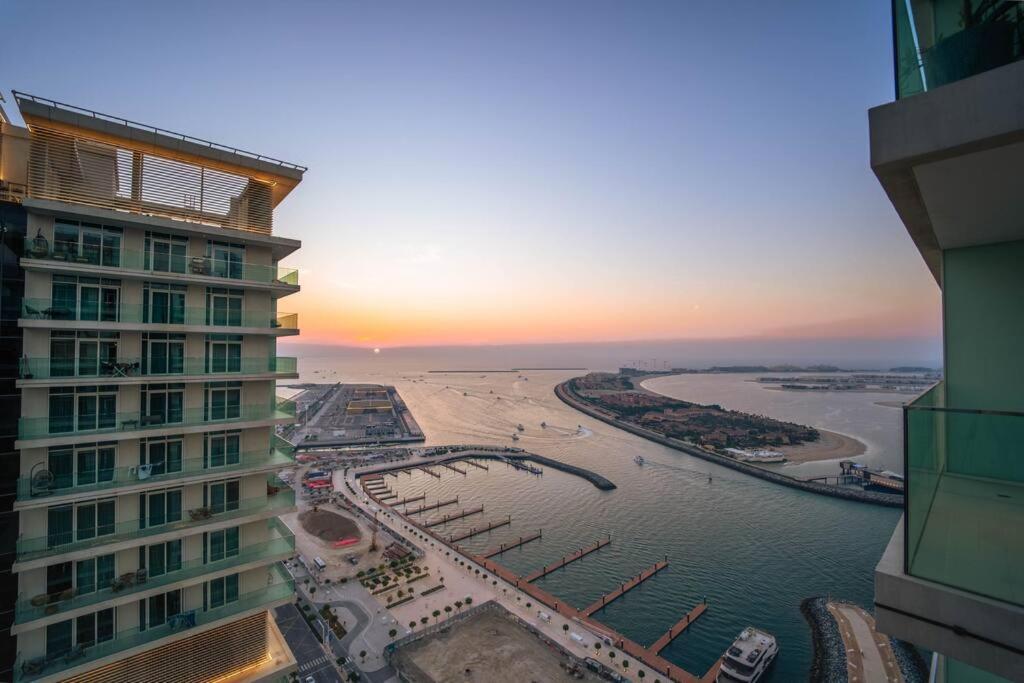 First Class 3Br With Dubai Marina And Palm View Apartment Exterior photo